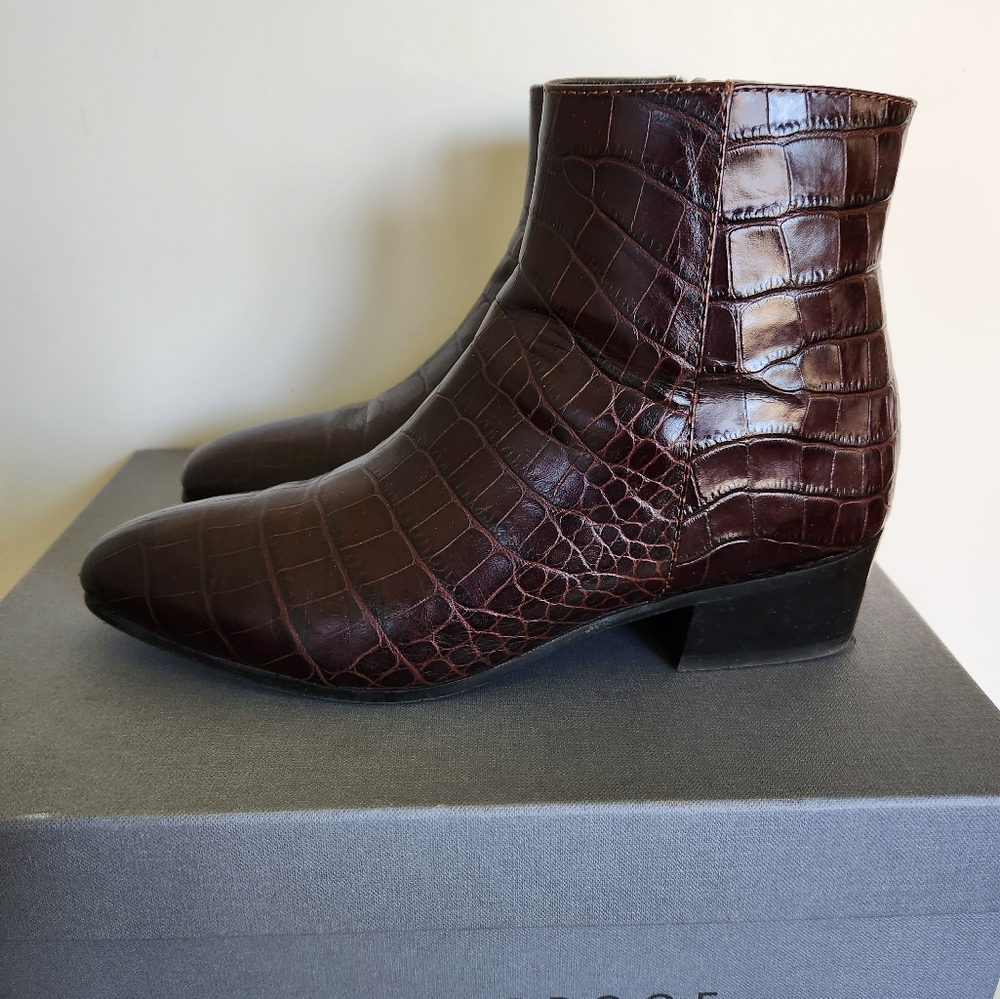 Women's Aquatilia Fuoco Shiny Embossed  CrocoMaroon Leather Ankle Boots Size 6.5